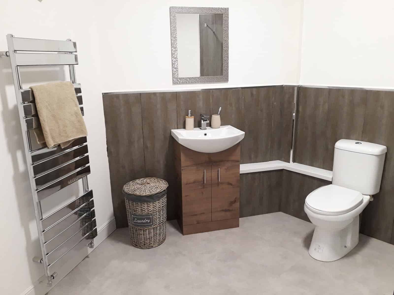 Room in a 5 Bedroom Apartment, Middlesbrough 113 Gresham Road, Middlesbrough - Middlesbrough, England, United Kingdom - Bedroom 3 - Bathroom