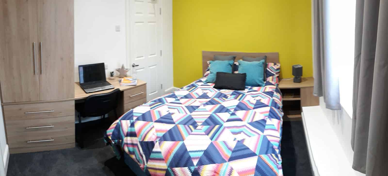 Room in a 5 Bedroom Apartment, Middlesbrough 113 Gresham Road, Middlesbrough - Middlesbrough, England, United Kingdom - Bedroom 3 - Bedroom