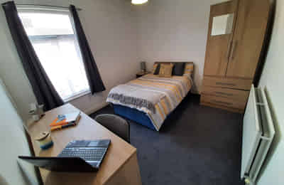Room in a 2 Bedroom Apartment, 11 Maple Street, Middlesbrough - Middlesbrough, England, United Kingdom - Bedroom 1 - Bedroom