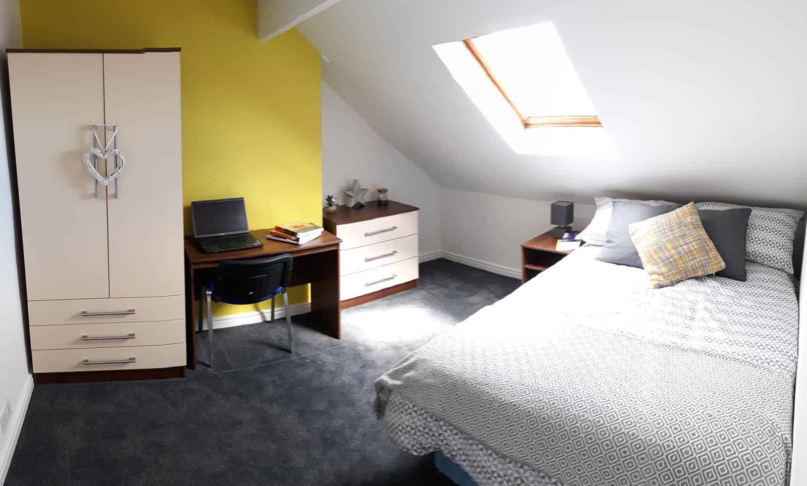 Room in a 6 Bedroom Apartment, 12 Woodlands Road, Middlesbrough - Middlesbrough, England, United Kingdom - Bedroom 2 - Bedroom