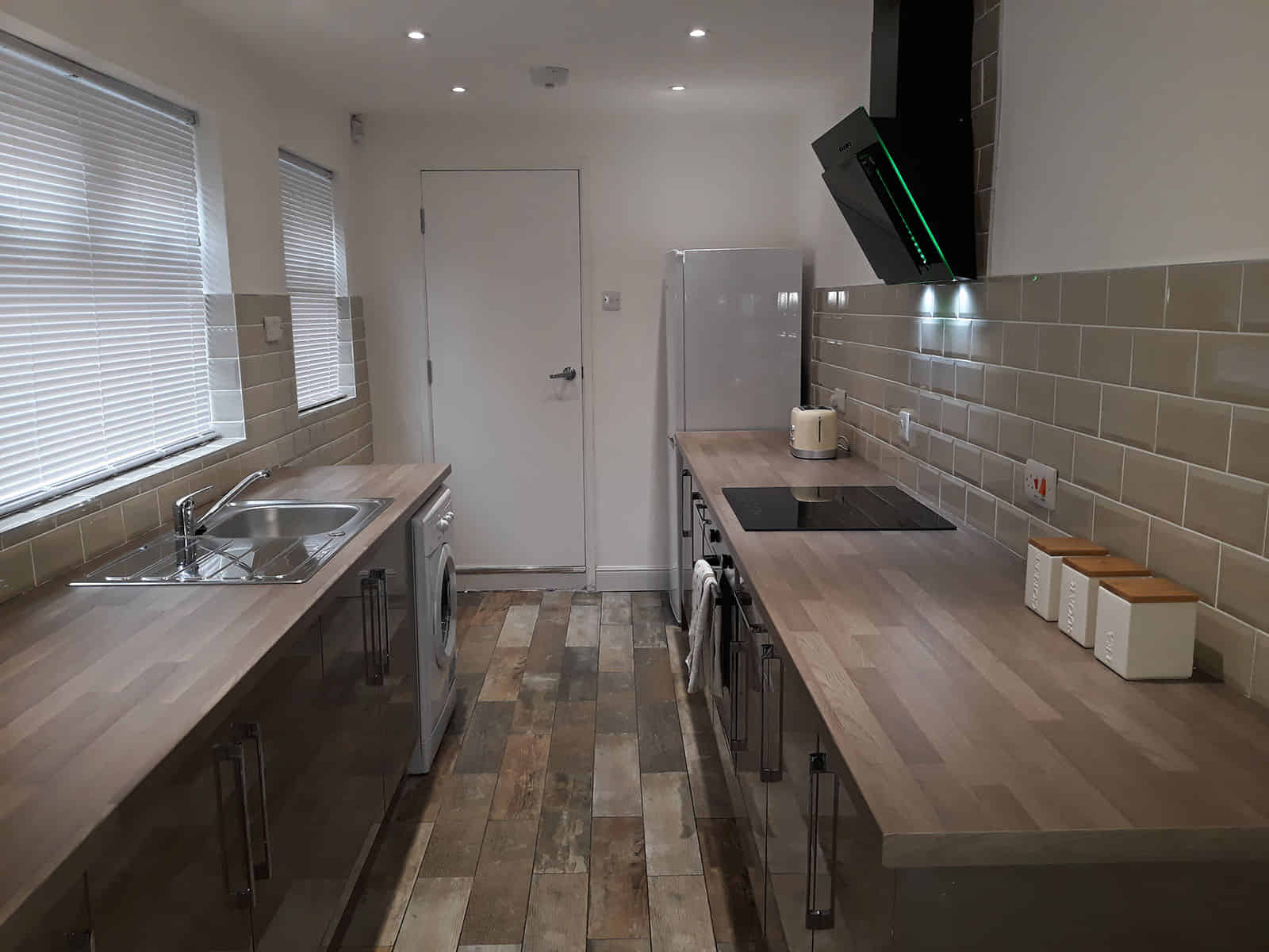 Room in a 4 Bedroom Apartment, 117 Victoria Road, Middlesbrough - Middlesbrough, England, United Kingdom - Bedroom 1 - Kitchen