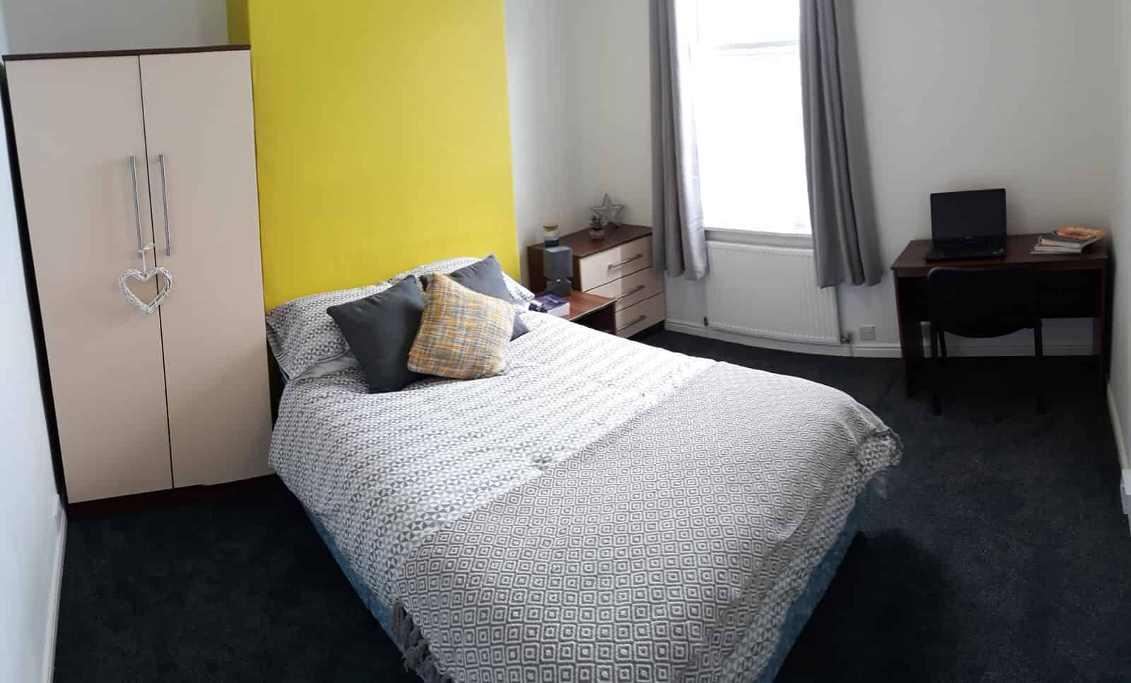 Room in a 6 Bedroom Apartment, 14 Woodlands Road, Middlesbrough - Middlesbrough, England, United Kingdom - Bedroom 2 - Bedroom