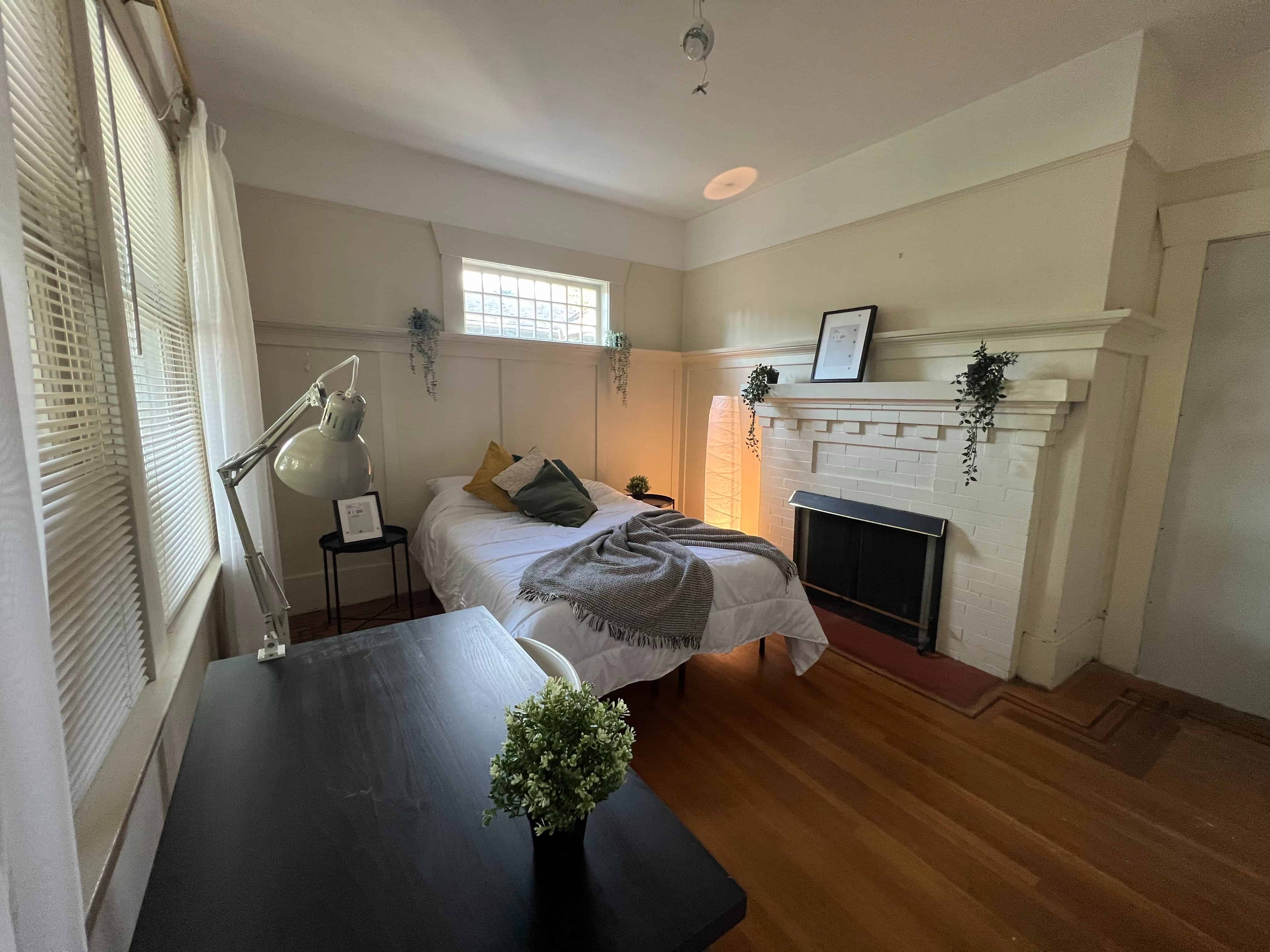 5570 Balaclava St, Vancouver - Vancouver, Canada - Dali Room( 1 Bed 1 Bath ) - Bedroom