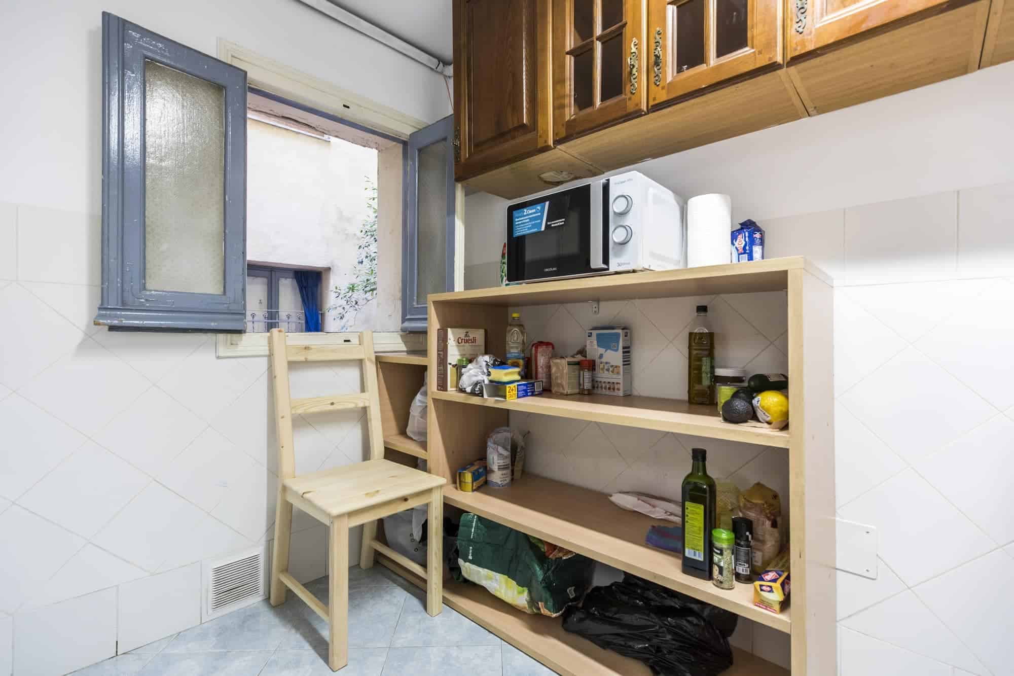 Calle Colegiata 13 1º Der, Madrid - Madrid, Spain - Kitchen