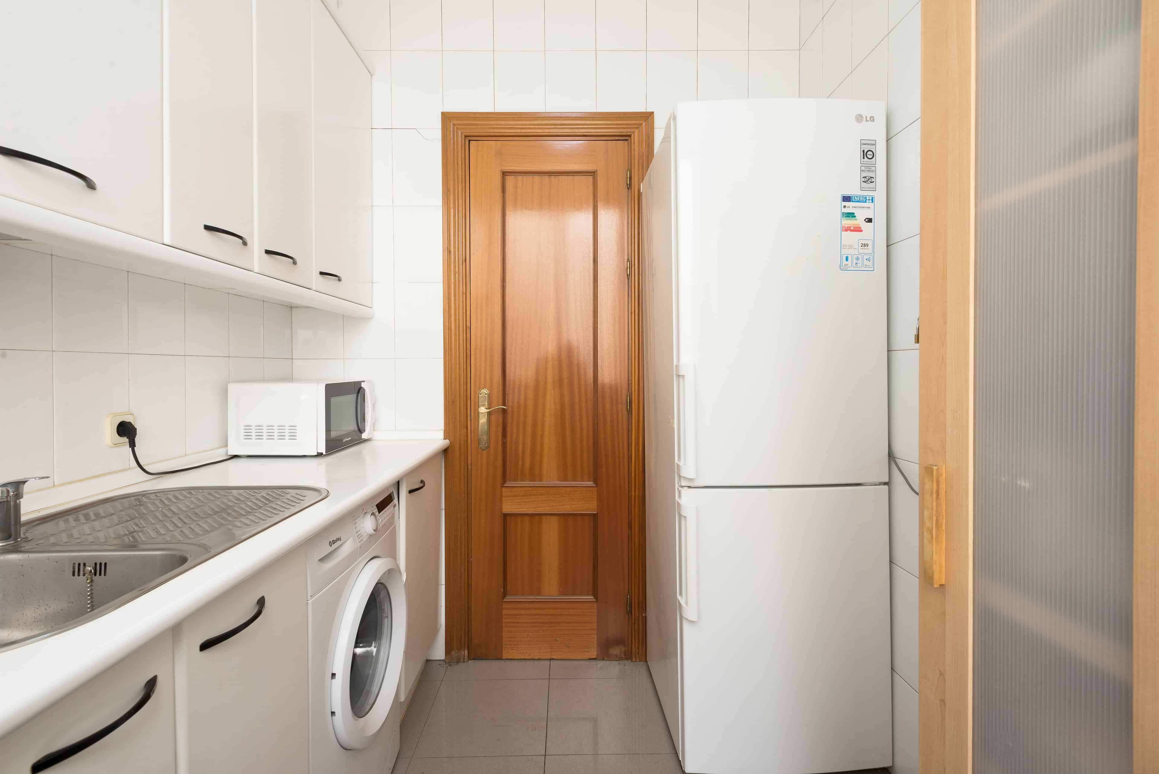 Calle Colegiata 11 3ºC, Madrid - Madrid, Spain - Kitchen
