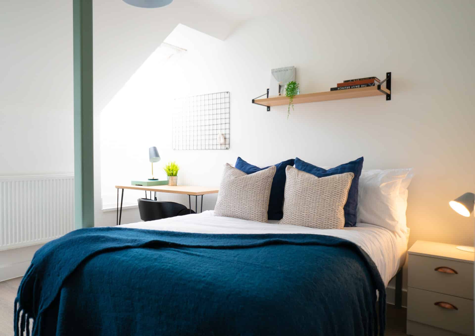 Bedroom 4 - Bathroom?w=400&h=260&fit=crop&q=40&auto=format&trim=auto