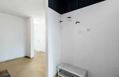 Bedroom?w=400&h=260&fit=crop&q=40&auto=format&trim=auto