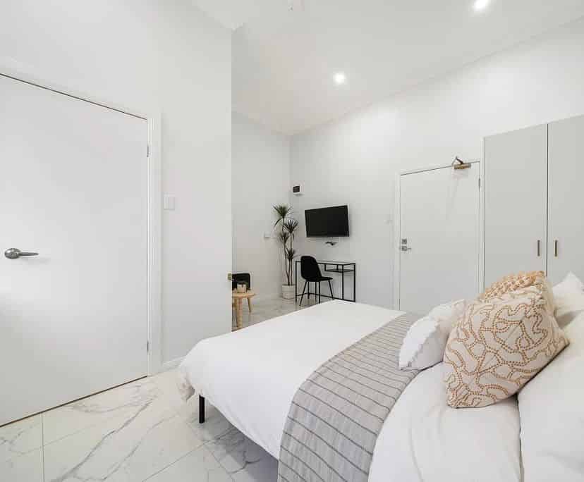 Studio 1 - Kitchen?w=400&h=260&fit=crop&q=40&auto=format&trim=auto