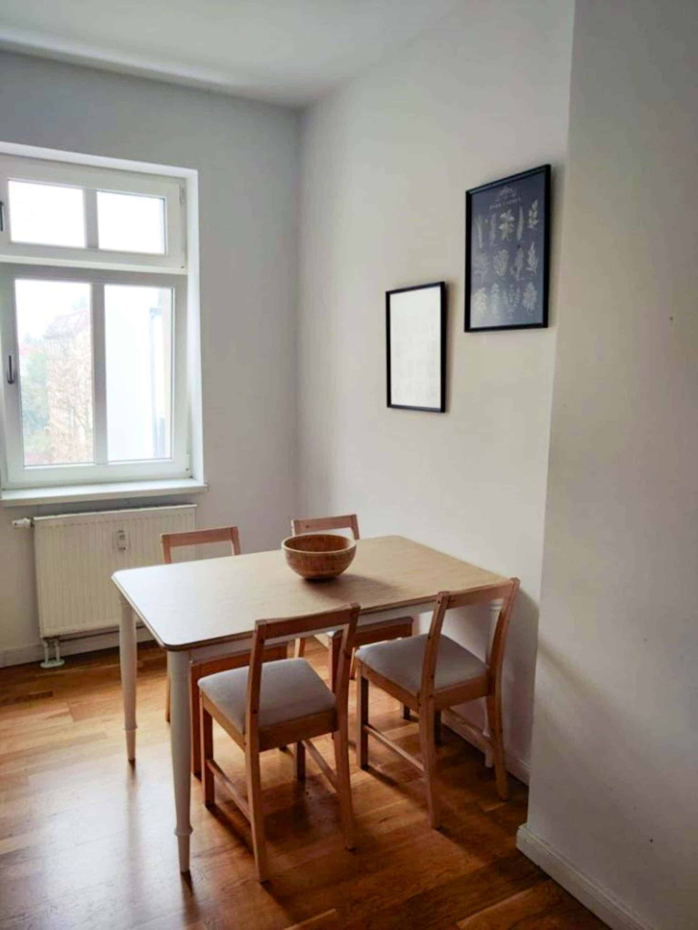 Revaler Straße, Berlin - Berlin, Germany - Amenities