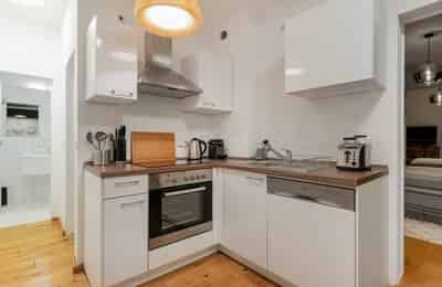 Kitchen?w=400&h=260&fit=crop&q=40&auto=format&trim=auto