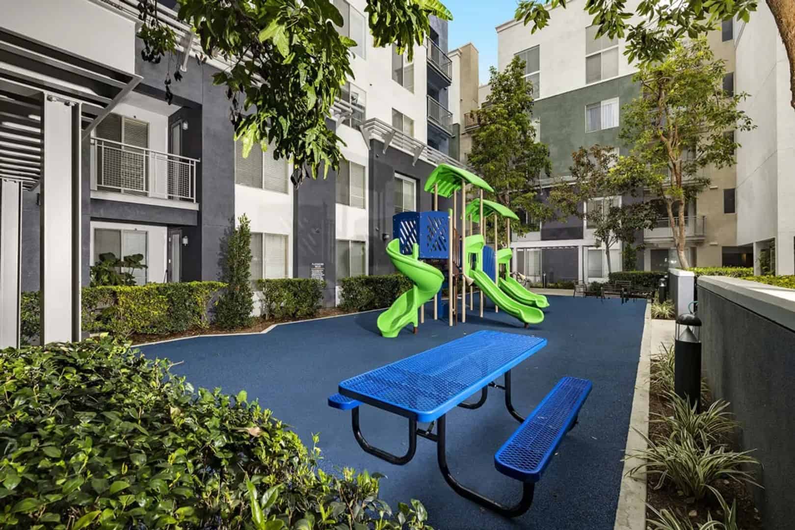 2801 Main St, Irvine - Irvine, California, United States - Amenities