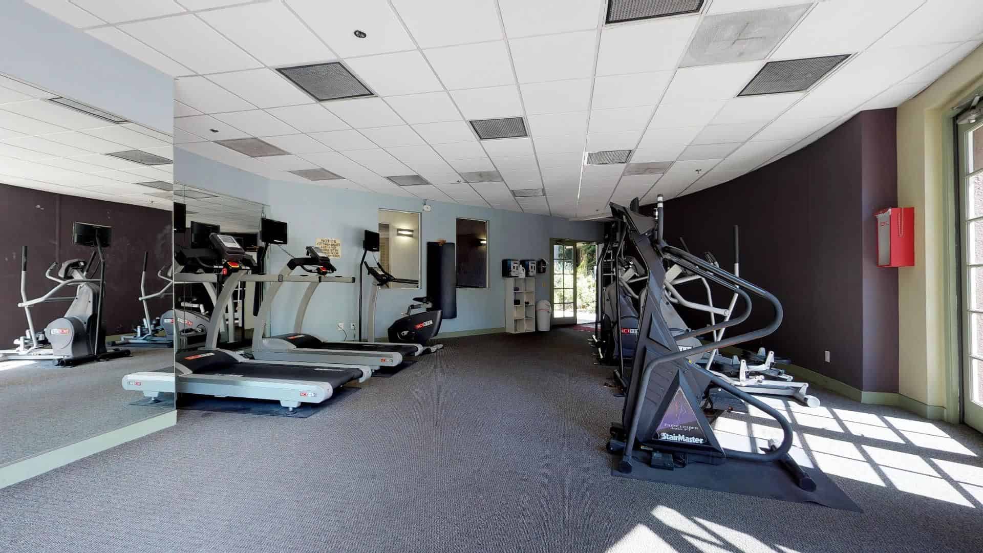 620 N Hollywood Way, Los Angeles - Los Angeles, California, United States - Amenities