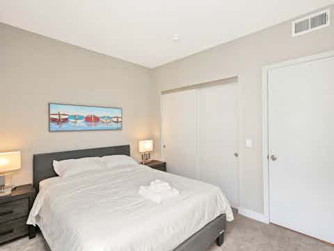 Private Room 3 Bed 2 Bath - Bedroom
